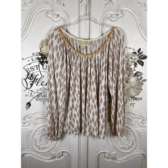 Michael Kors Gold Geometric Print Top Gold Neckline Trim, Size M - Picture 3 of 16